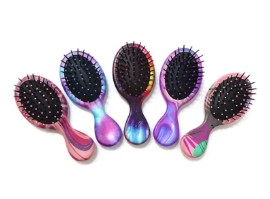Apa itu Sikat Penghilang Kusut? Mengapa, Bagaimana & Jenis Mana yang Harus Dipilih untuk Rambut Lebih Sehat